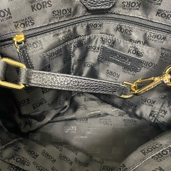 Michael Kors black pebble textured bag with gold accents. NWOT - Picture 6 of 10
